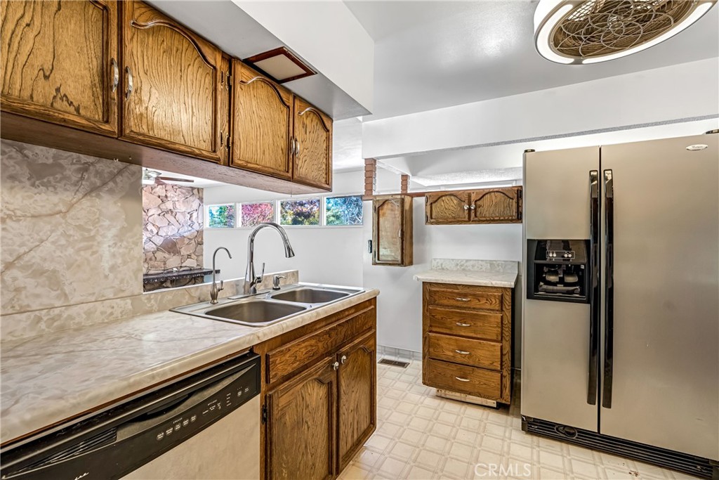 5694 N Winchester, Fresno, CA 93704