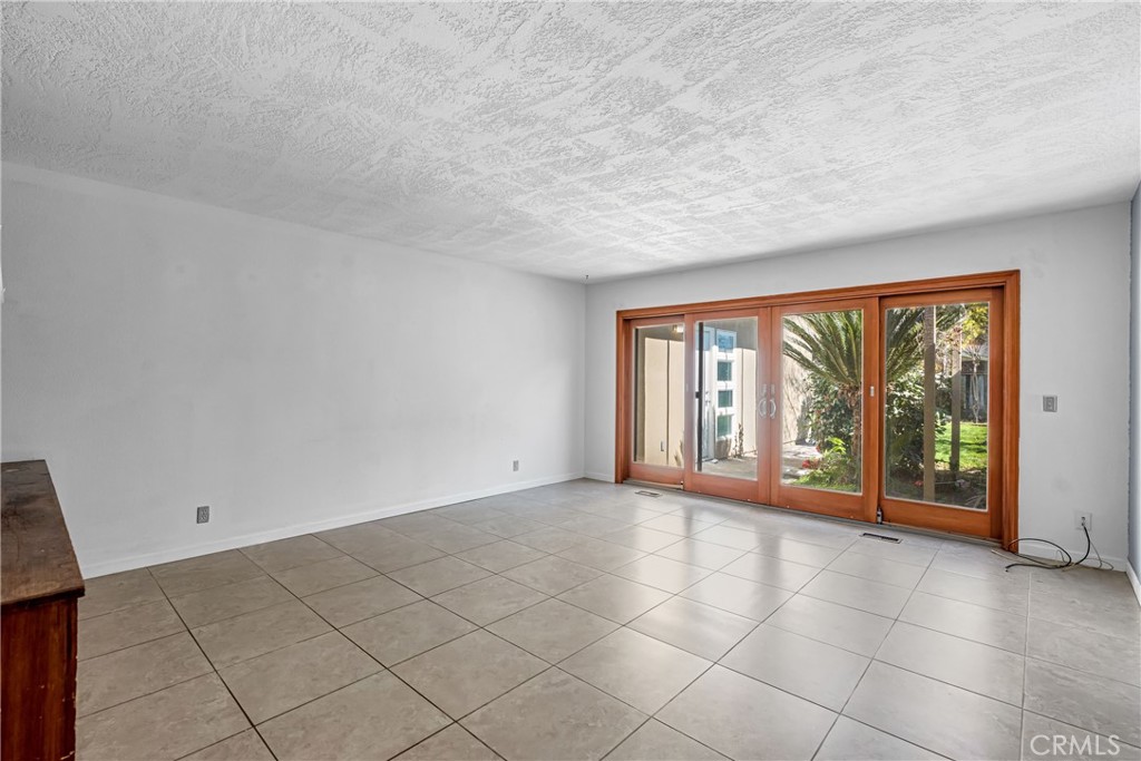 5694 N Winchester, Fresno, CA 93704