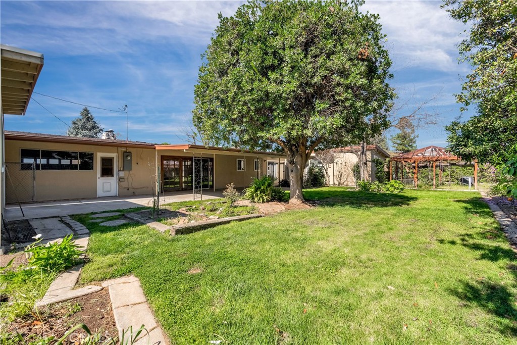 5694 N Winchester, Fresno, CA 93704