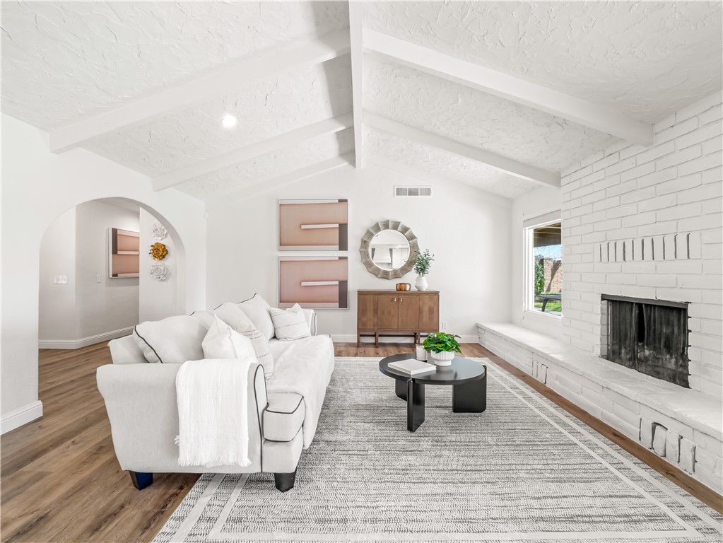 9321 E Bullard, Clovis, CA 93619