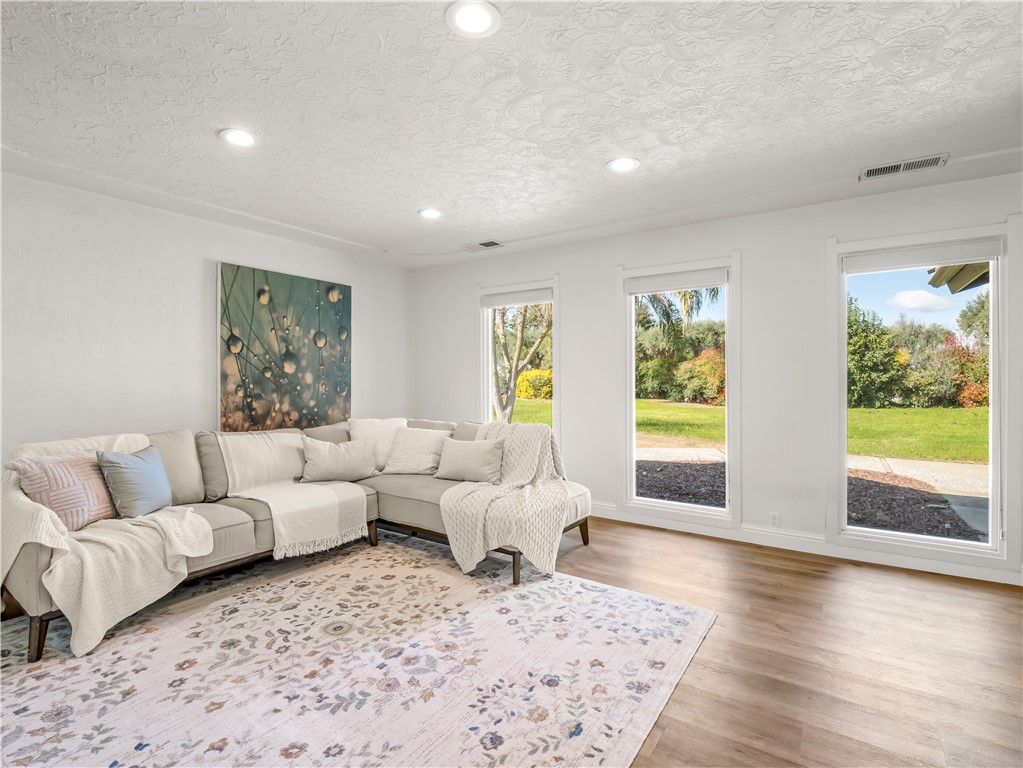 9321 E Bullard, Clovis, CA 93619