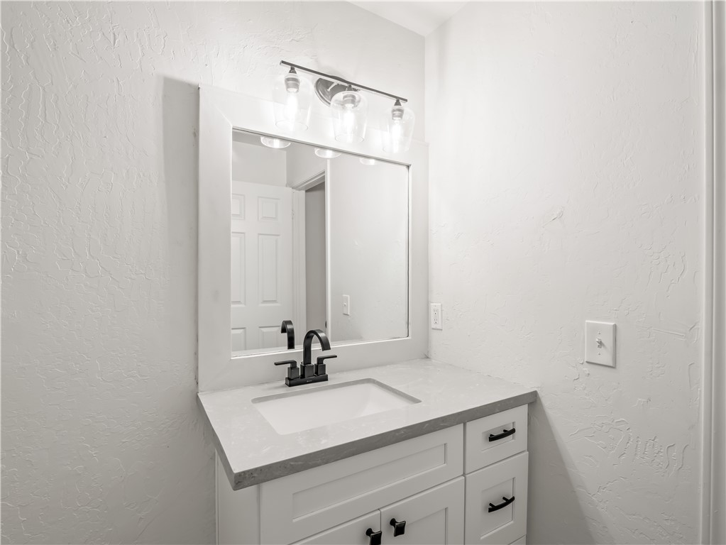 9321 E Bullard, Clovis, CA 93619