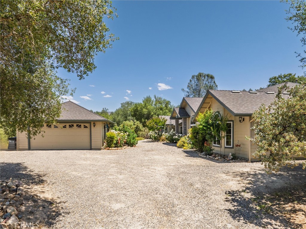 45740 Green Lake Ct, Coarsegold, CA 93614