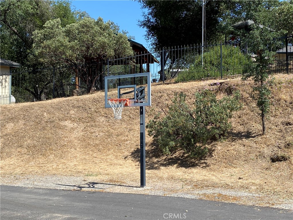 45740 Green Lake Ct, Coarsegold, CA 93614