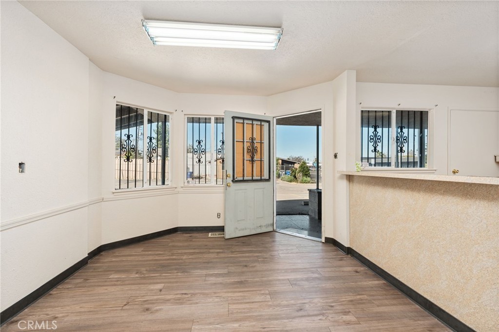 422 E Shields Ave, Fresno, CA 93704