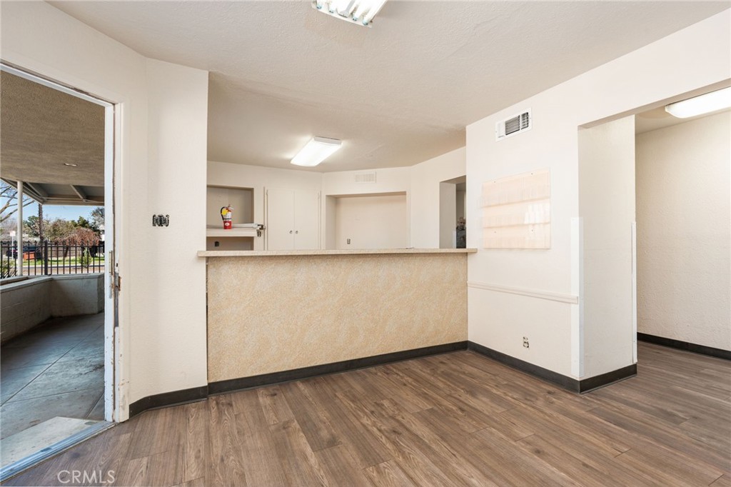 422 E Shields Ave, Fresno, CA 93704