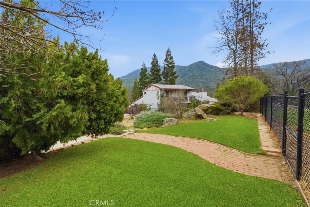 40484 Goldside Dr, Oakhurst, CA 93644