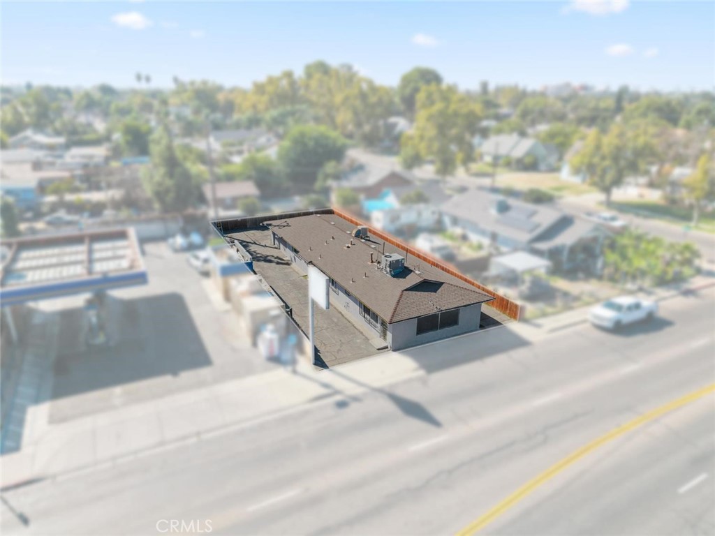 4584 E Tulare, Fresno, CA 93702