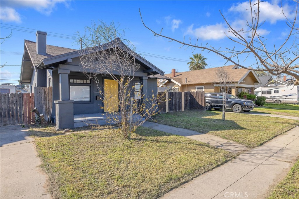 1247 N Ferger Ave, Fresno, CA 93728
