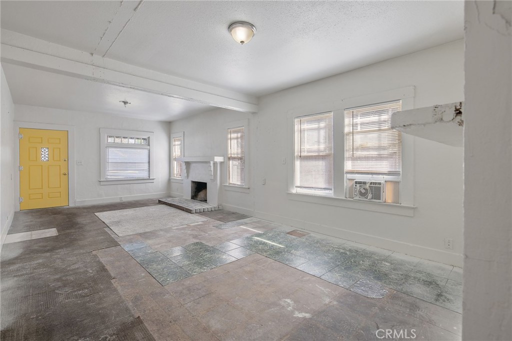 1247 N Ferger Ave, Fresno, CA 93728