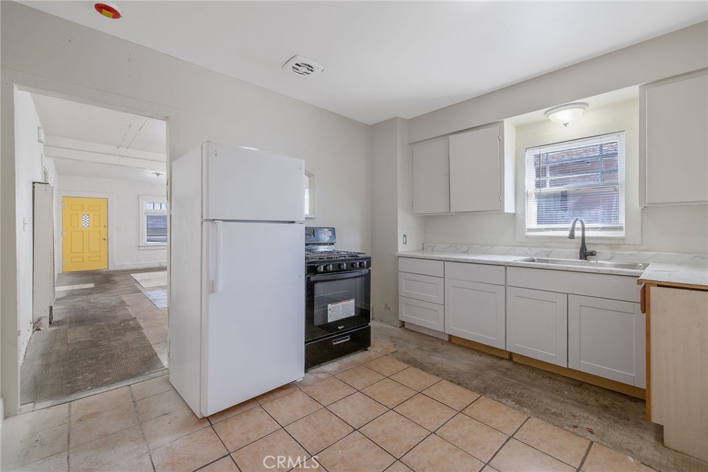 1247 N Ferger Ave, Fresno, CA 93728