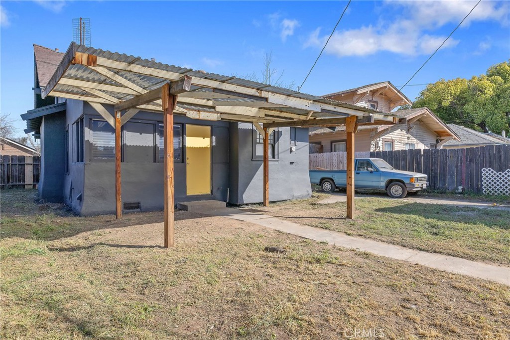 1247 N Ferger Ave, Fresno, CA 93728