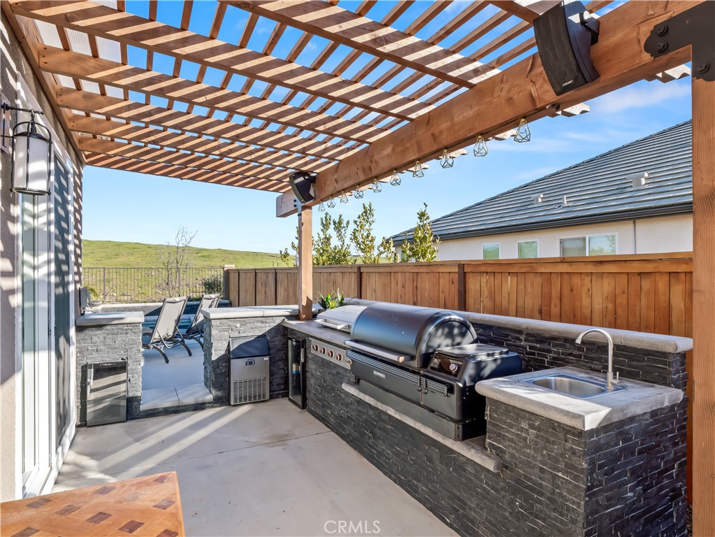 4483 Crown Bluffs Dr, Madera, CA 93636