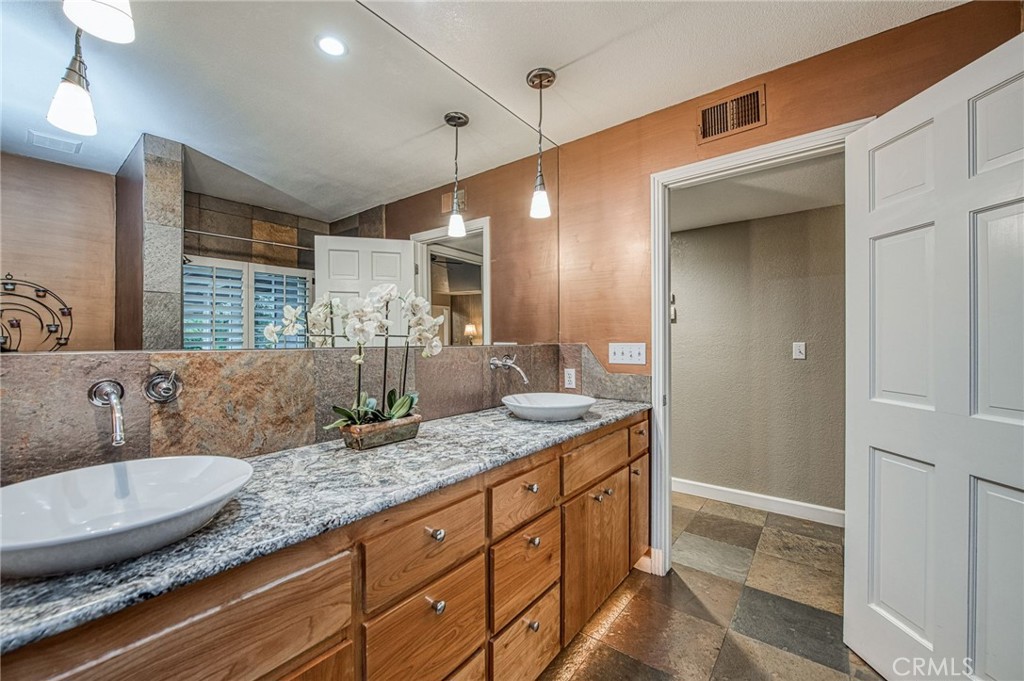 2649 Heritage Ave, Clovis, CA 93619