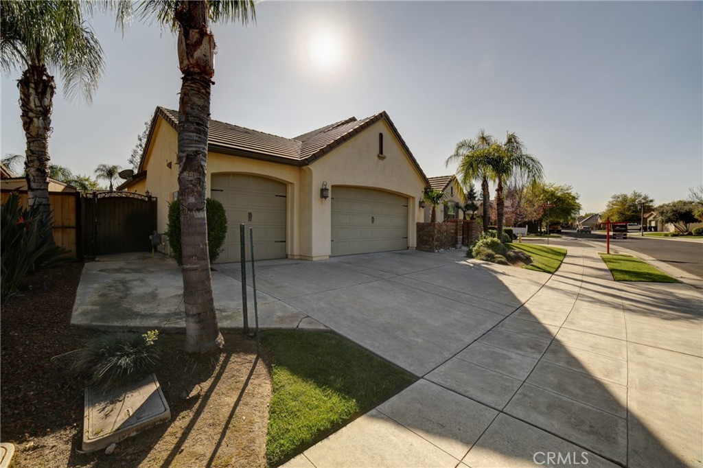 3350 Buckingham, Clovis, CA 93619