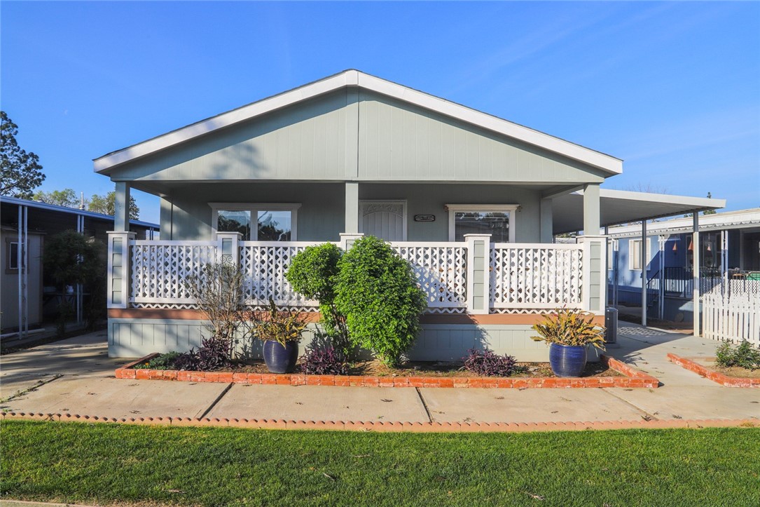 2706 W Ashlan Ave, Fresno, CA 93705