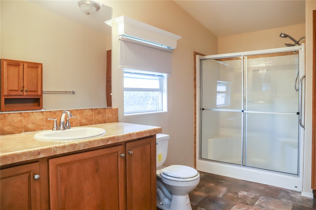 2706 W Ashlan Ave, Fresno, CA 93705