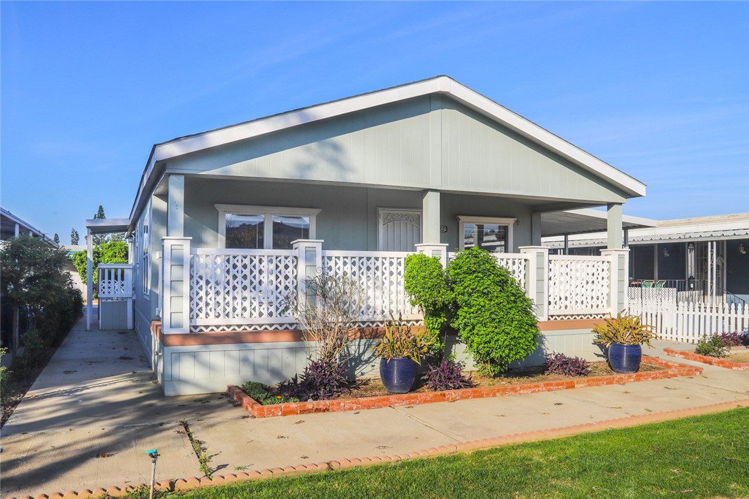 2706 W Ashlan Ave, Fresno, CA 93705