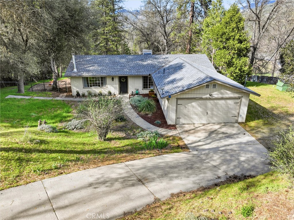 50047 Hangtree, Oakhurst, CA 93644