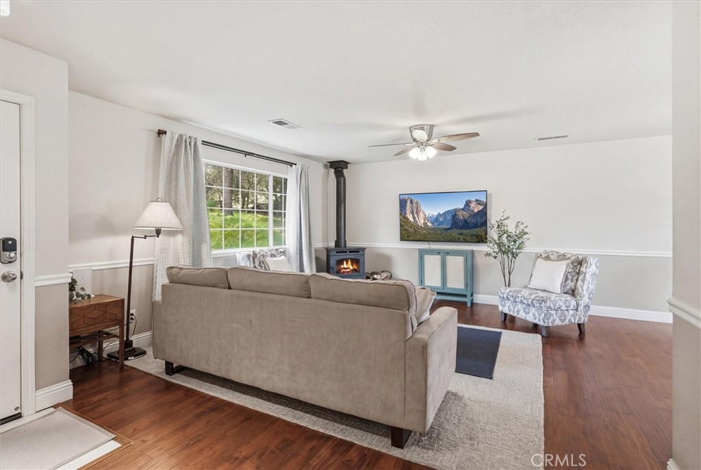 50047 Hangtree, Oakhurst, CA 93644