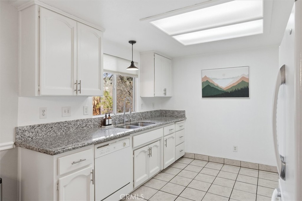 50047 Hangtree, Oakhurst, CA 93644