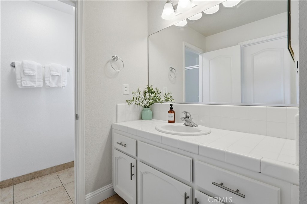 50047 Hangtree, Oakhurst, CA 93644