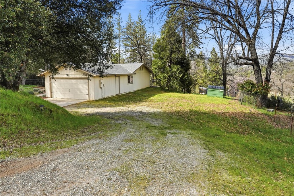 50047 Hangtree, Oakhurst, CA 93644