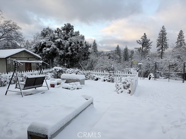 39468 Summit Dr, Oakhurst, CA 93644