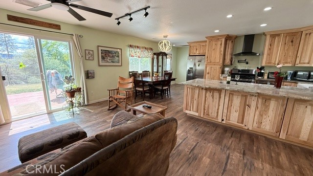 39468 Summit Dr, Oakhurst, CA 93644