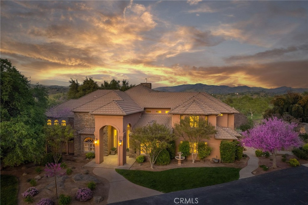 16115 Deer Path, Clovis, CA 93619