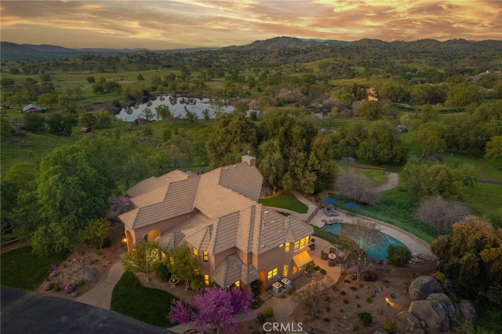 16115 Deer Path, Clovis, CA 93619