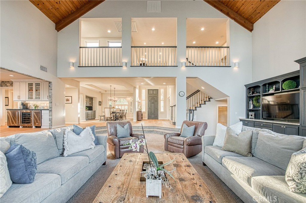 16115 Deer Path, Clovis, CA 93619