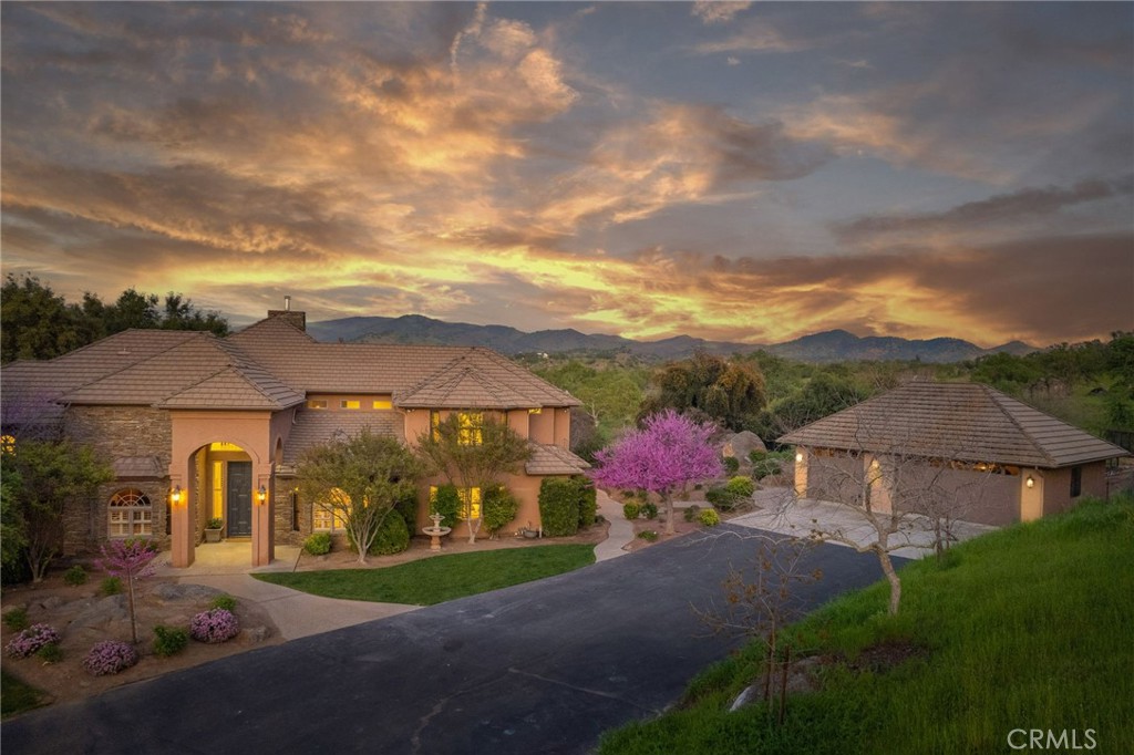 16115 Deer Path, Clovis, CA 93619