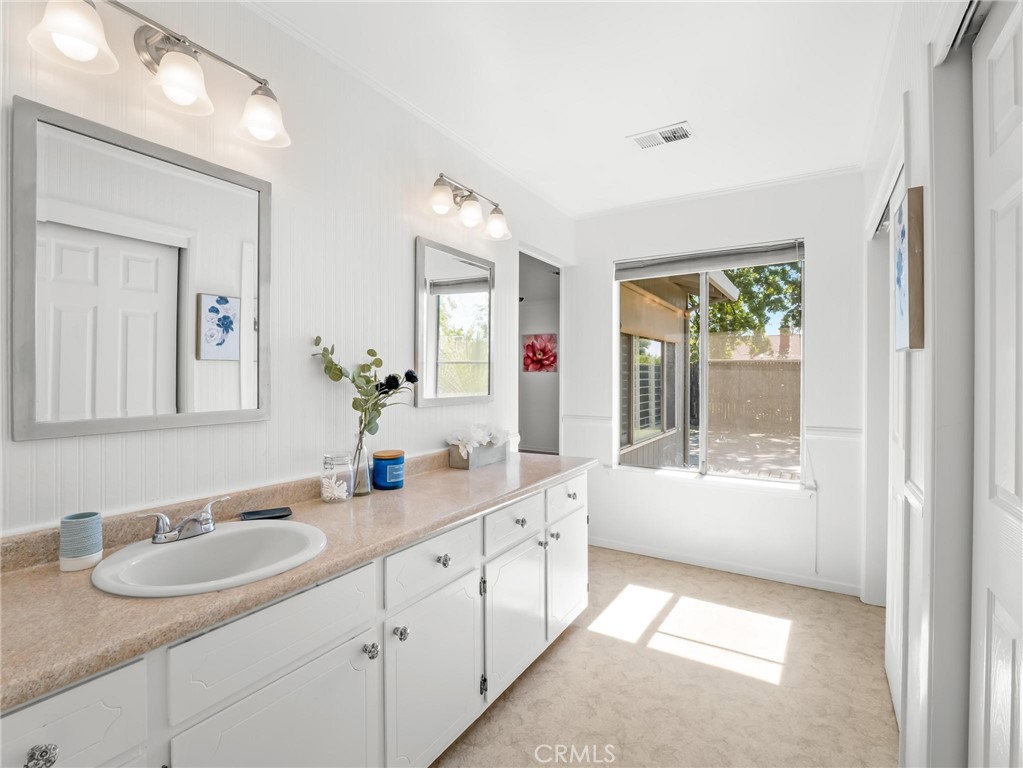 873 Cedar, Lemoore, CA 93245