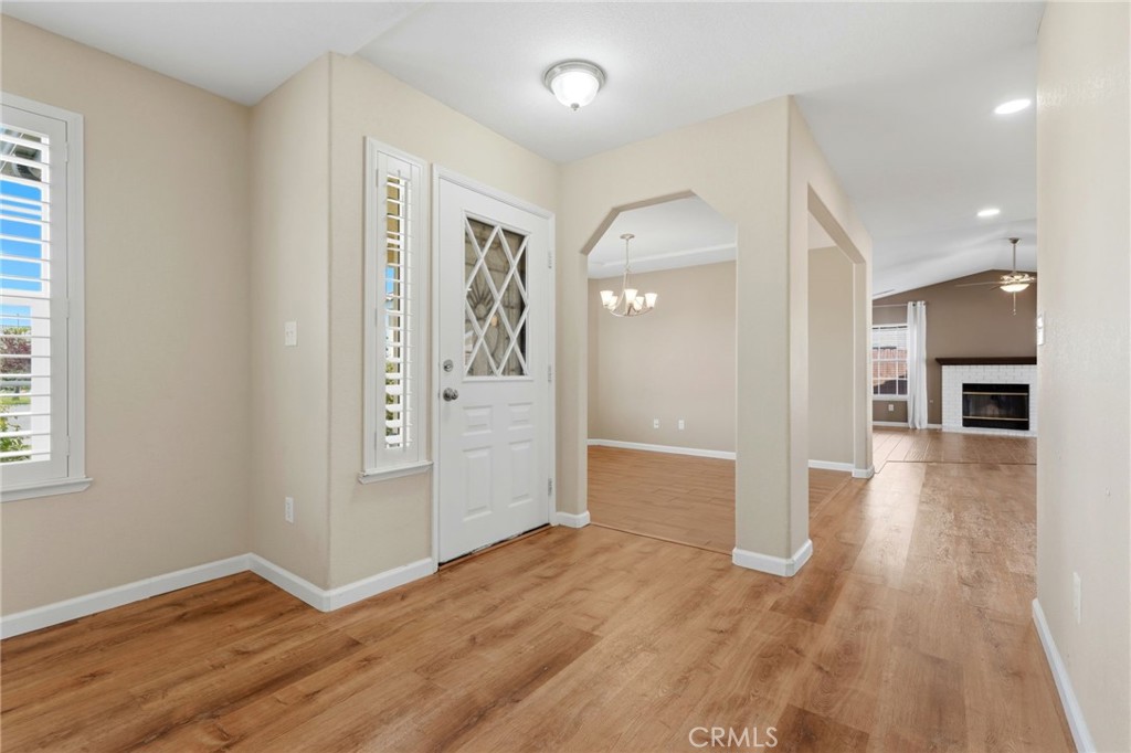 702 Montecito Ct, Lemoore, CA 93245