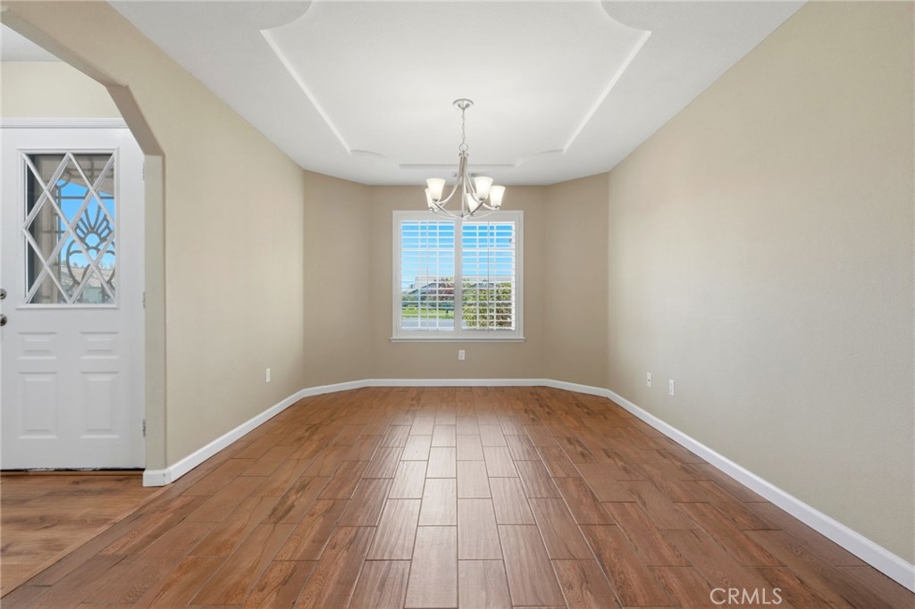 702 Montecito Ct, Lemoore, CA 93245