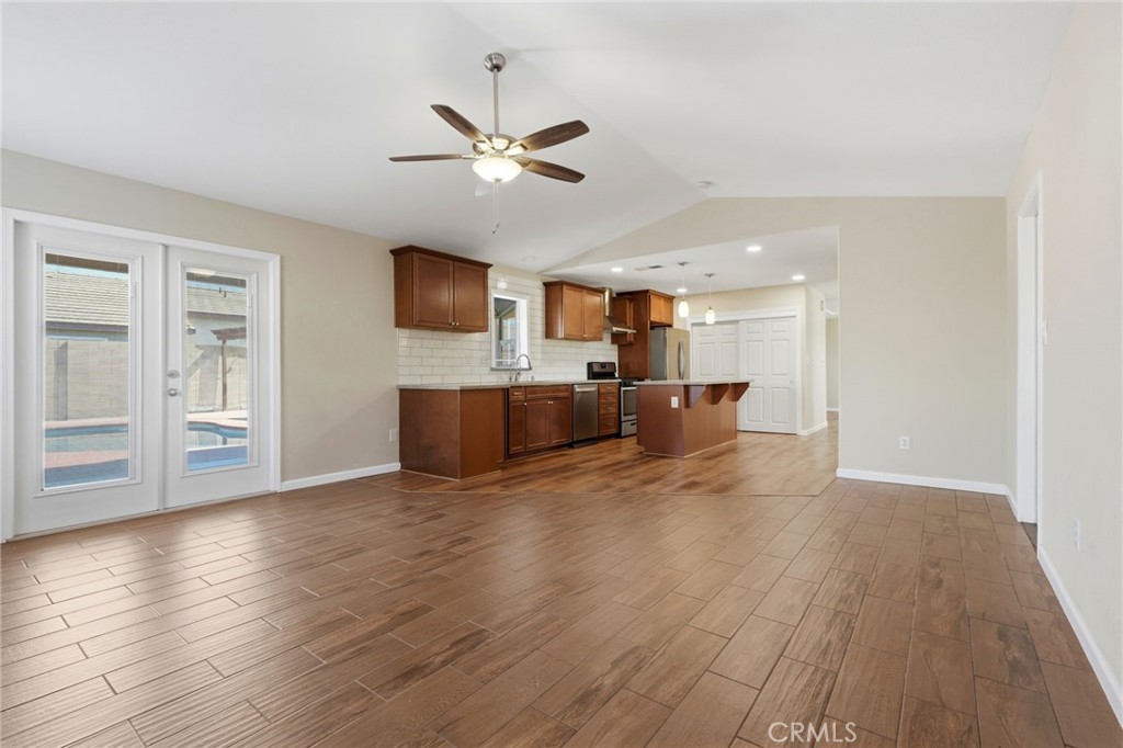 702 Montecito Ct, Lemoore, CA 93245