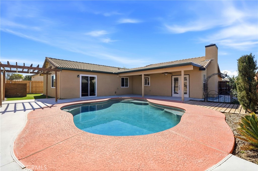 702 Montecito Ct, Lemoore, CA 93245