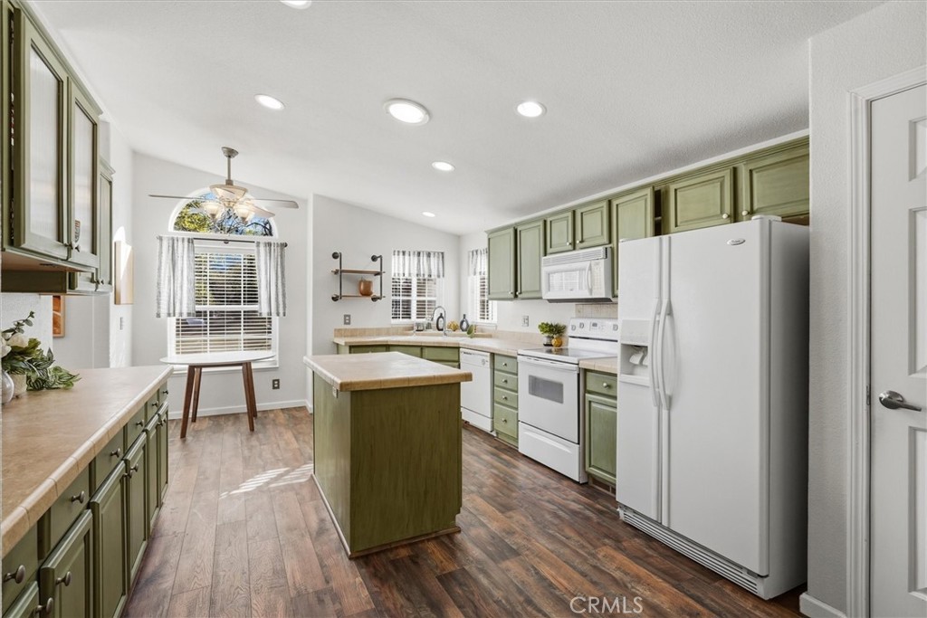 43555 Highway 41 #A15, Oakhurst, CA 93644