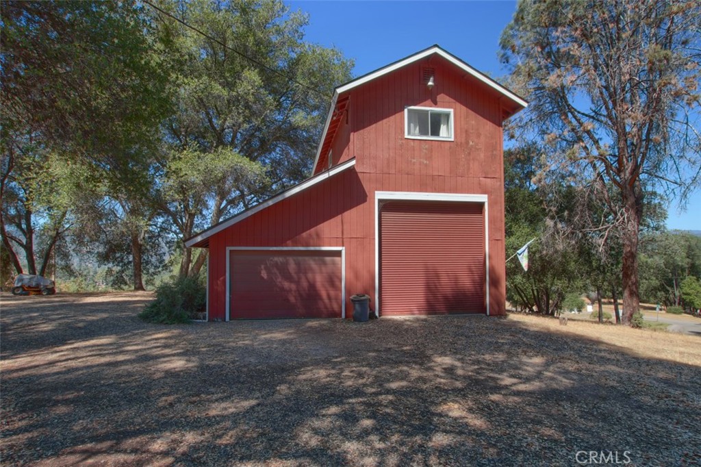 39406 John West Rd, Oakhurst, CA 93644