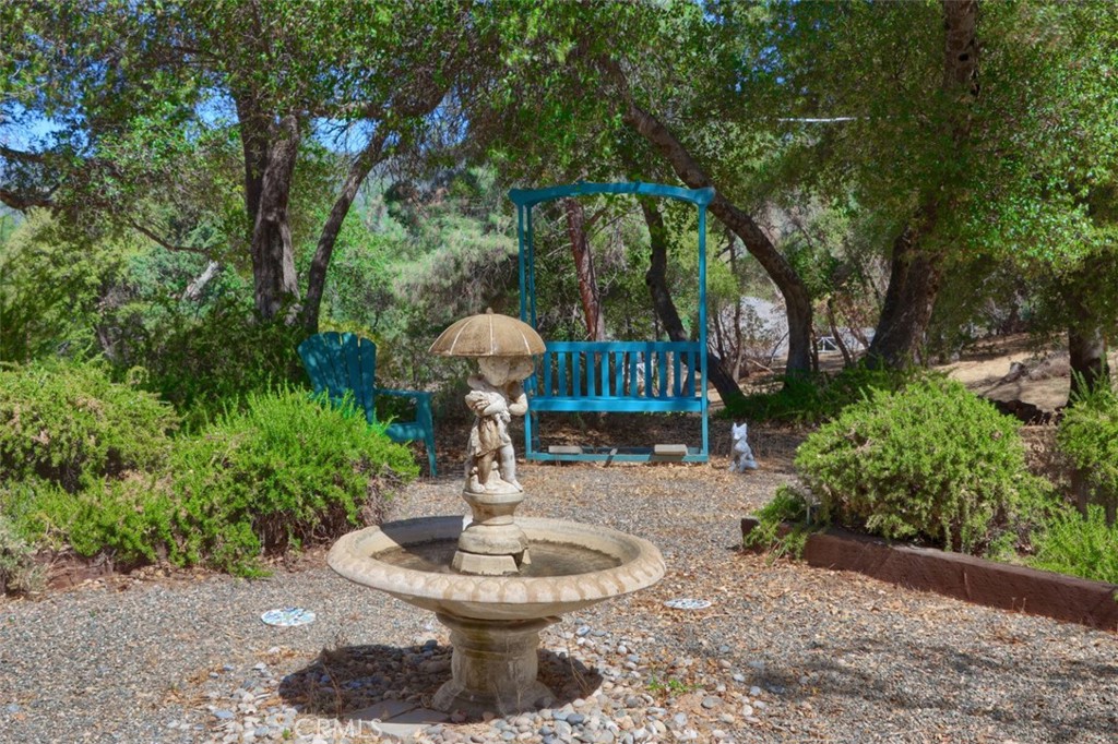 39406 John West Rd, Oakhurst, CA 93644