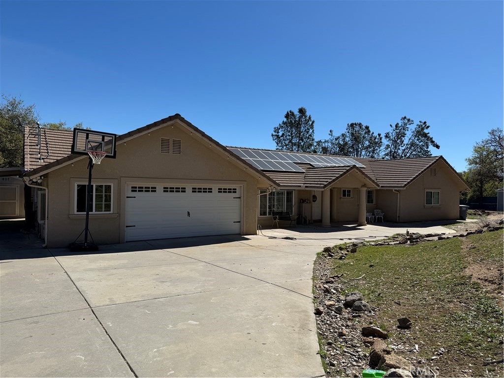 33478 Spreading Oak Ln, Auberry, CA 93602