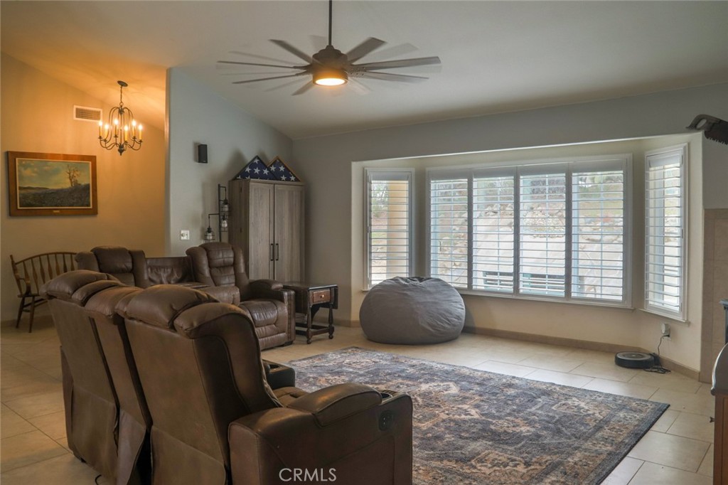 33478 Spreading Oak Ln, Auberry, CA 93602