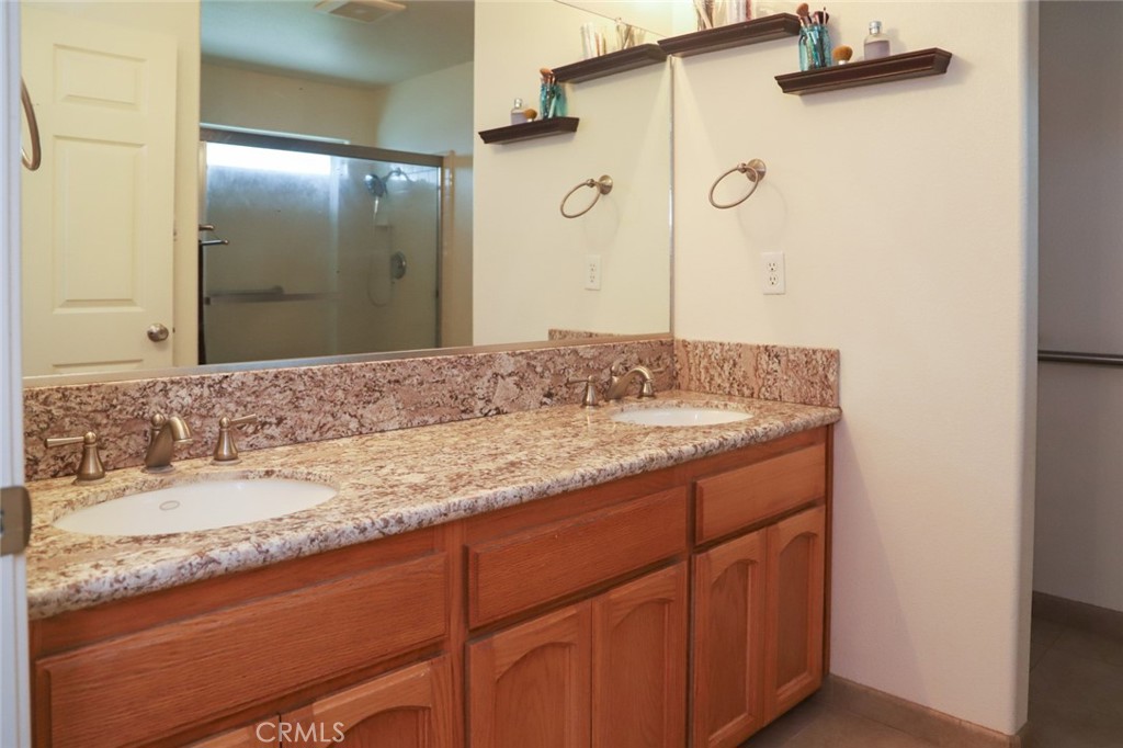 33478 Spreading Oak Ln, Auberry, CA 93602