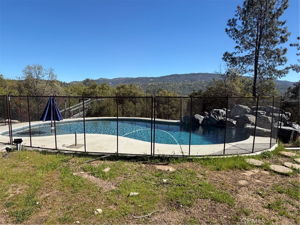 33478 Spreading Oak Ln, Auberry, CA 93602