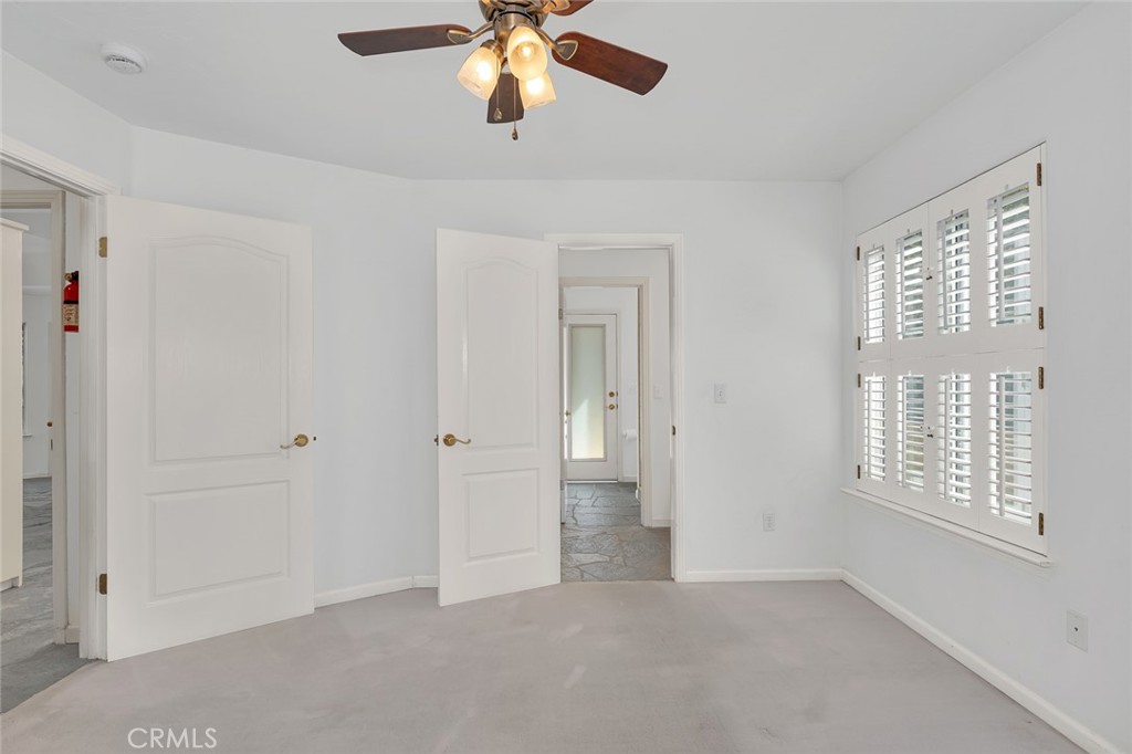 9484 N Woodmont Dr, Fresno, CA 93720