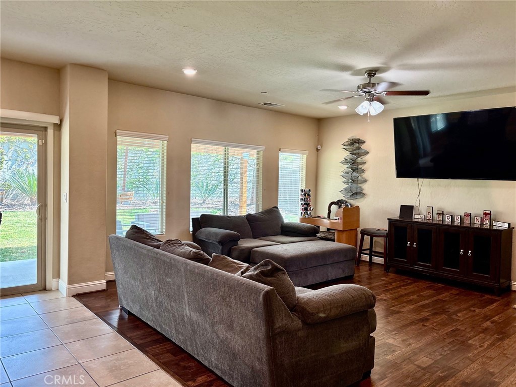 2220 N. Shady St, Visalia, CA 93291