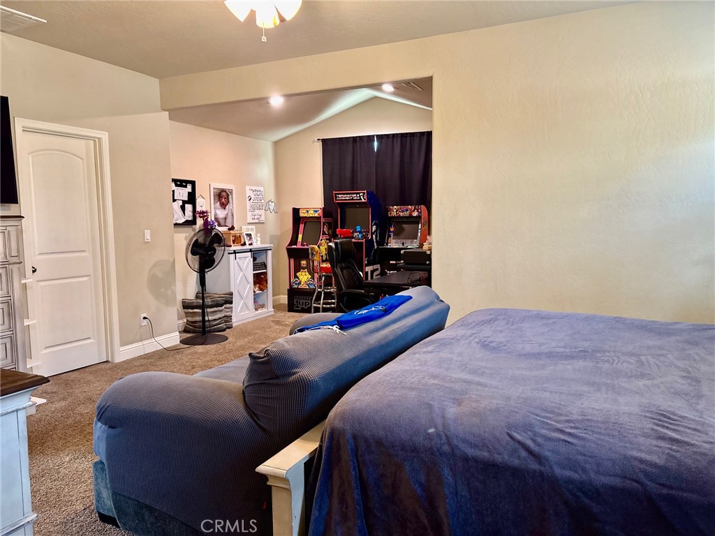 2220 N. Shady St, Visalia, CA 93291