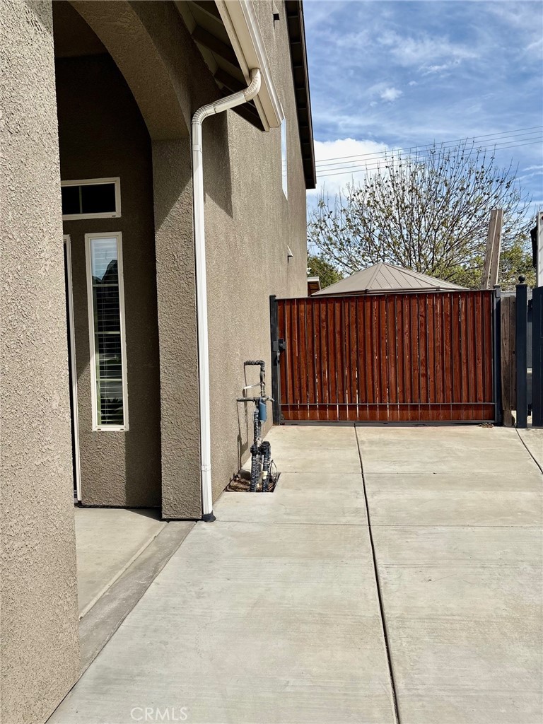 2220 N. Shady St, Visalia, CA 93291