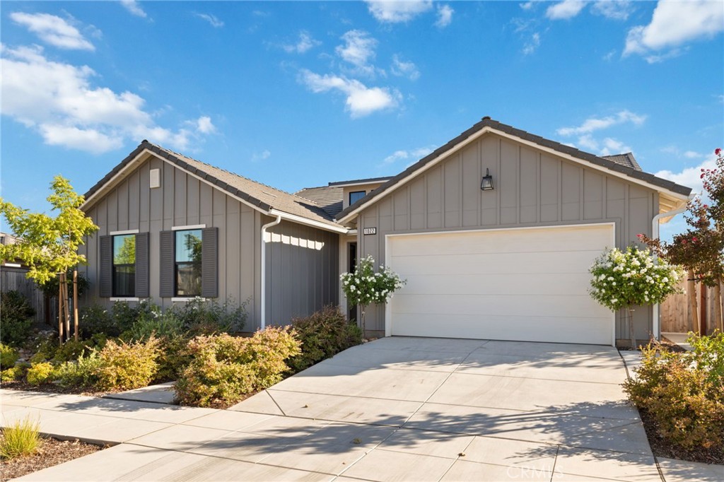 1022 Moonrise, Madera, CA 93636